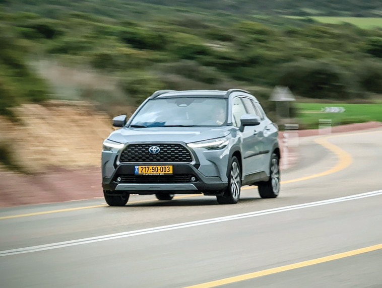 טויוטה קורולה קרוס