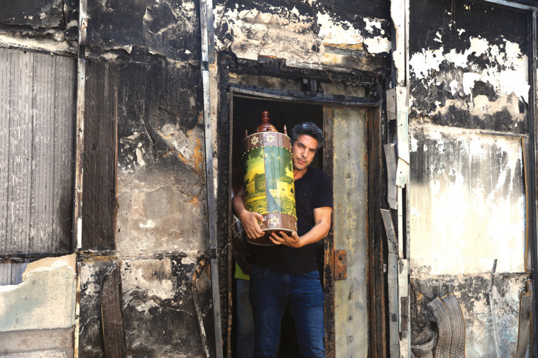 בית כנסת שרוף בלוד בשומר החומות (צילום: יונתן זינדל פלאש 90)