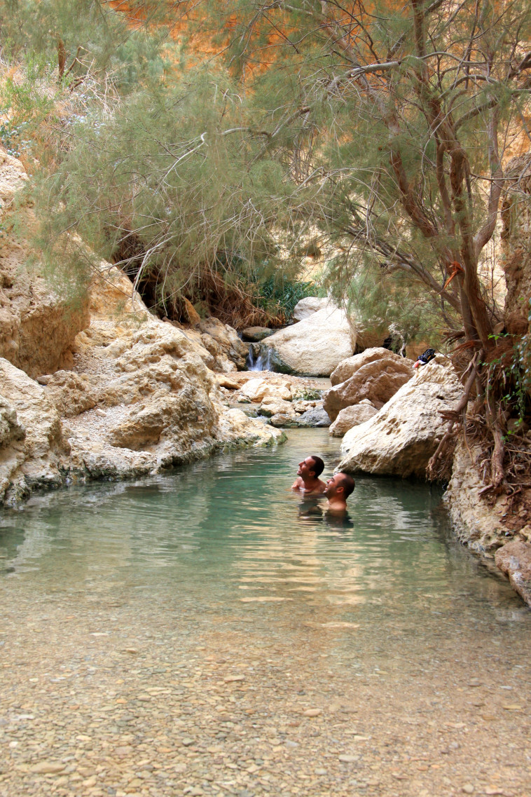 עין בוקק. מים ושרידים ארכיאולוגים 