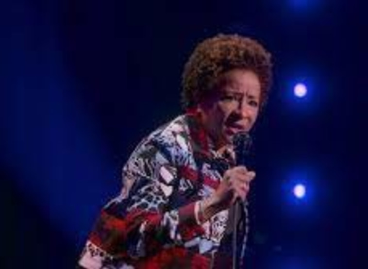 וונדה סייקס: בדרנית