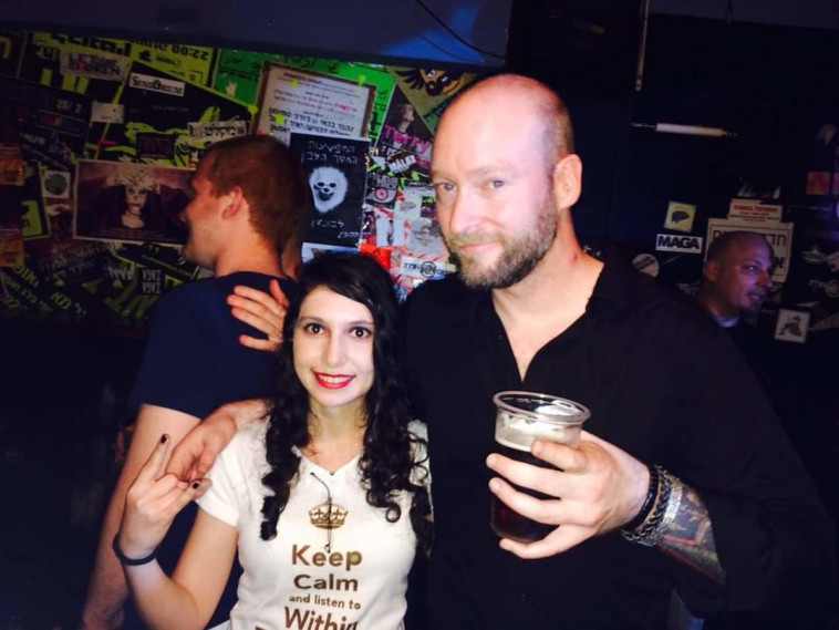 טובה איסקוב והגיטריסט של ווית'ין בביקור נדיר בארץ