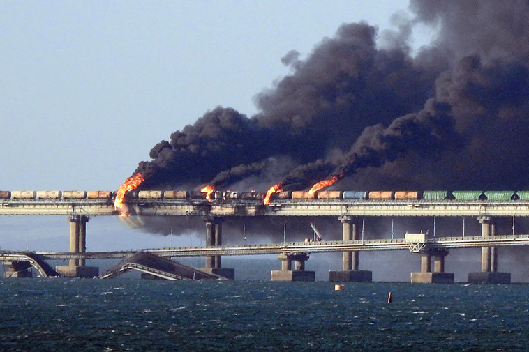 פיצוץ גשר קרים (צילום: gettyimages)