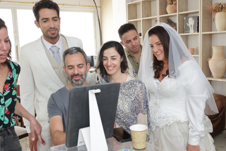 שחקני המחזמר ''סוף העולם שמאלה''