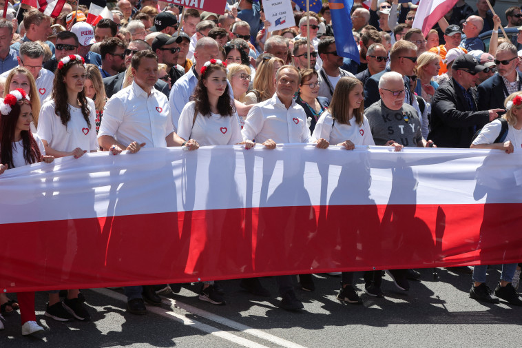 המפגינים הפולנים (צילום: REUTERS/Kacper Pempel)