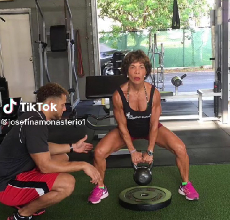 יוזפינה מוסטריו, החלה בגיל 59 וכך היא נראית בגיל 76