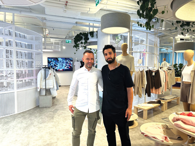 איגור קלאיה (משמאל) עם דוד ידיד 