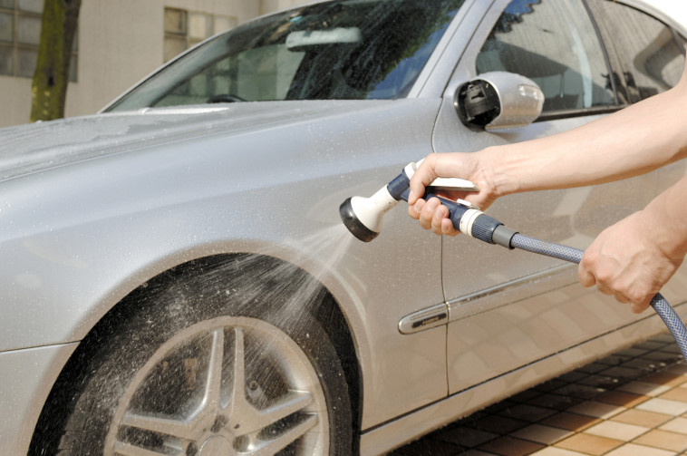 כ-60% מבעלי הרכבים מנקים אותו אחת לחודש. ואתם?