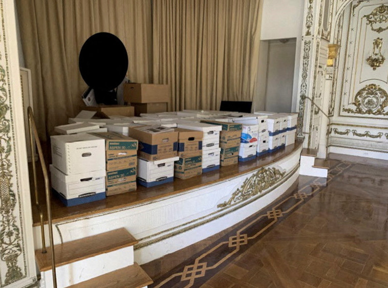 Les documents classifiés trouvés au domicile de Trump (Photo: Reuters)