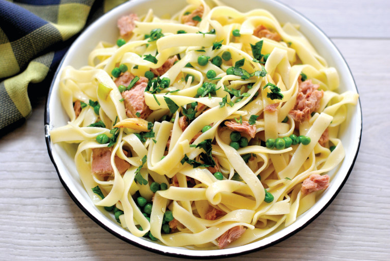 פסטה עם אפונה ירוקה וטונה