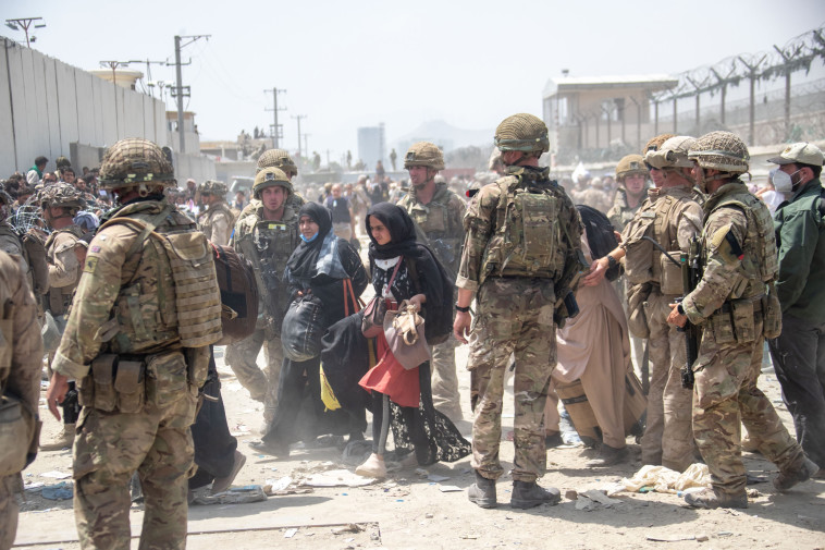 חיילים אמריקאים ובריטים בקאבול (צילום: MoD Crown Copyright via Getty Images)