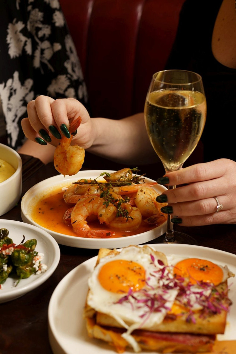 בראנץ' ב''פליקס''