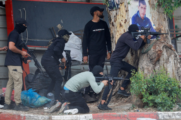 ירי של מחבלים בג'נין (צילום: REUTERS/Raneen Sawafta)