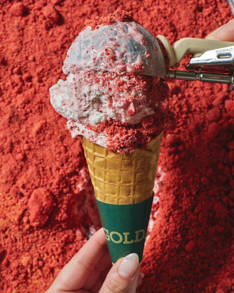 גלידת פירות יער וקראמבל חמאה