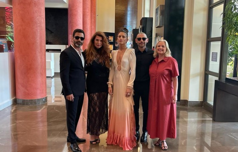 הדס קלדרון עם השמלה של יעל אלקנה