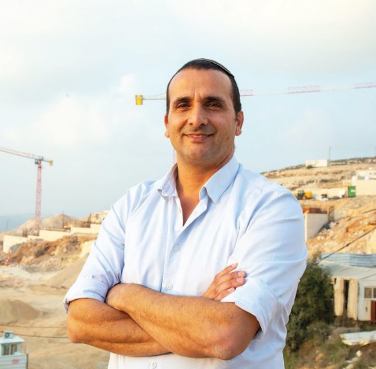 אריאל אלמליח 