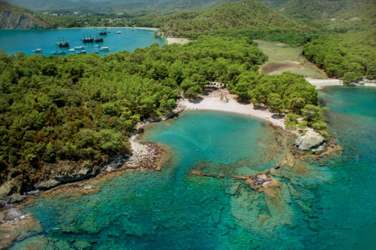 Korsan ve &Acirc;şıklar Mağarası