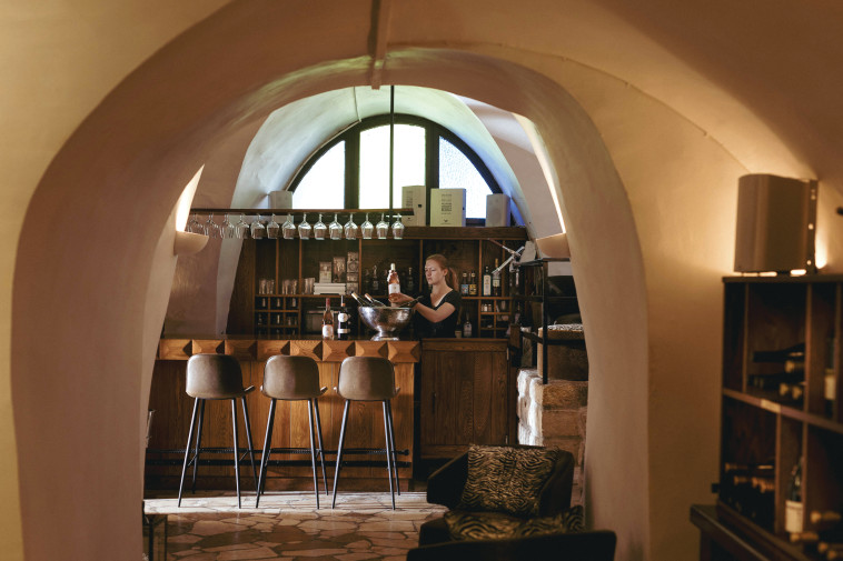 בר היין מוזה במלון רות צפת 