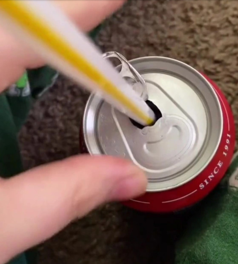 כך תפתחו פחית קולה בשיטה הסודית