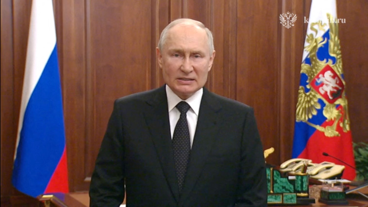 נשיא רוסיה ולדימיר פוטין מתייחס לניסיון המרד (צילום: Kremlin.ru/Handout via REUTERS)