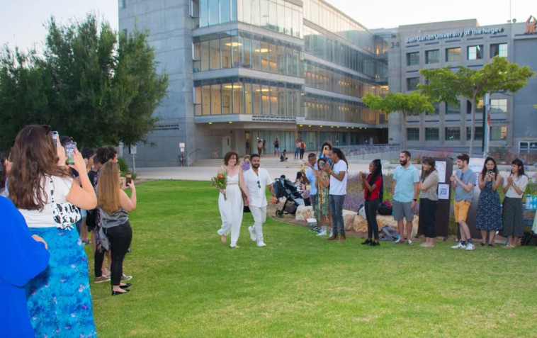 קבלו את החתן והכלה. שמואל ובר-סלע