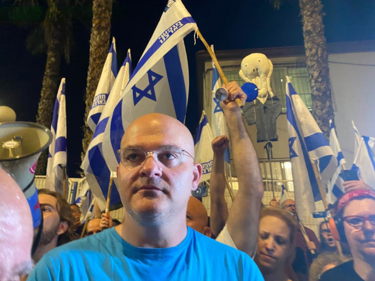 פעיל המחאה שעוכב לחקירה ושוחרר 