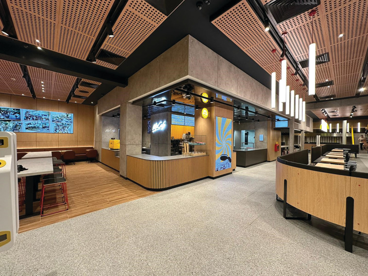 הסניף המחודש של מקדונלד'ס בקניון עזריאלי רמת גן