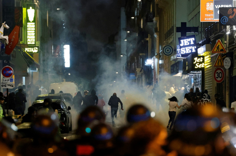עימותים אלימים בפריז (צילום: AFP via Getty Images)