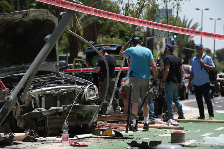 זירת הפיגוע ברחוב פנחס רוזן בתל אביב