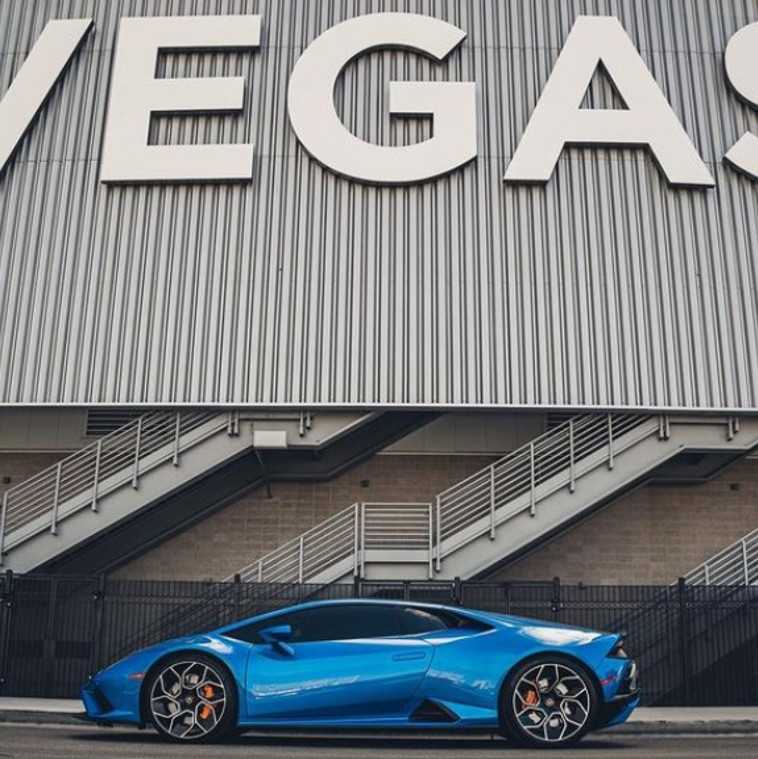 Royalty Exotic Cars: נסיעה במכוניות יוקרה