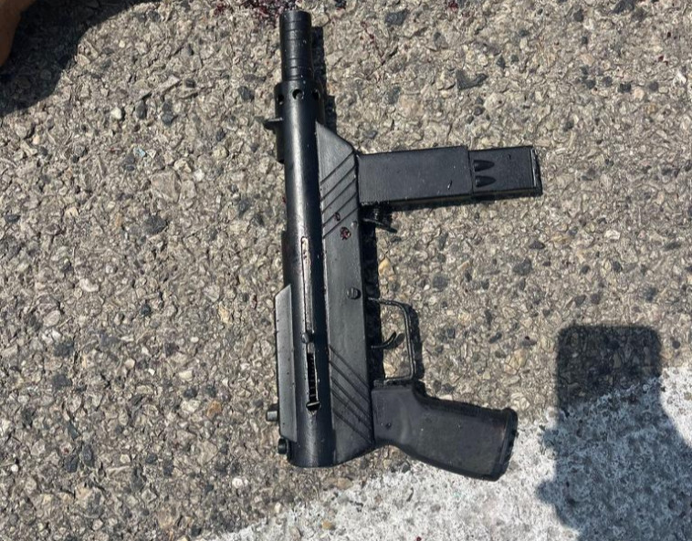 הנשק שנתפס אצל המחבל