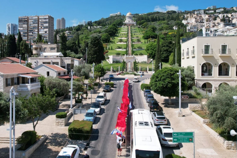 בונות אלטרנטיבה בשרשרת אנושית (צילום: בונות אלטרנטיבה)