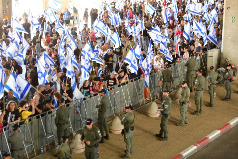 המחאה בנתב''ג נגד הרפורמה המשפטית