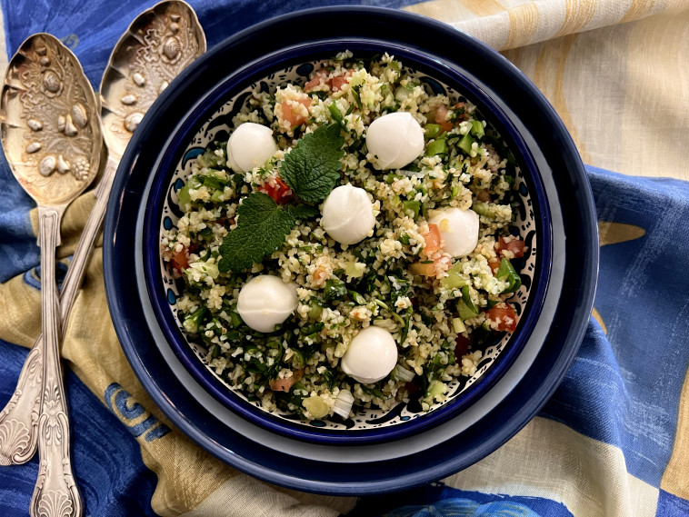 סלט בורגול ועשבי תיבול