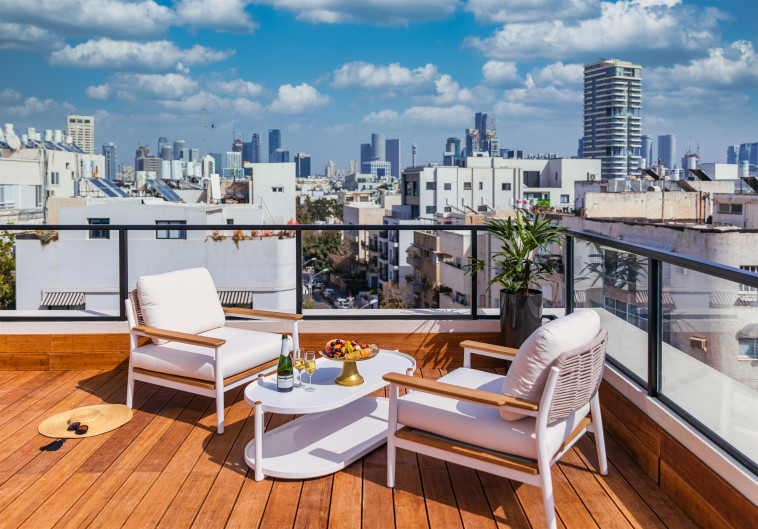 גג מלון דברה בראון