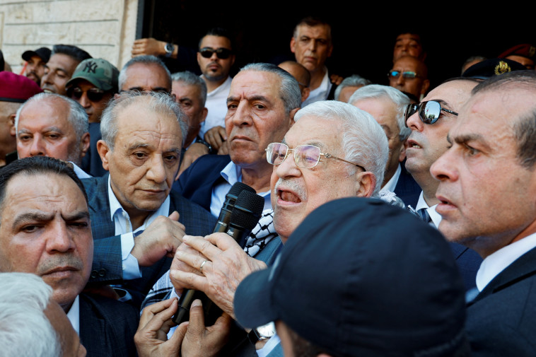 אבו מאזן בביקור בג'נין