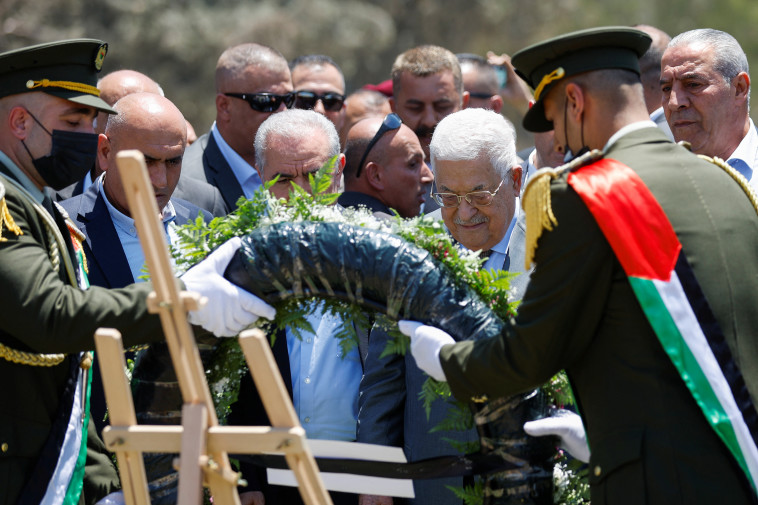 אבו מאזן בביקור בג'נין