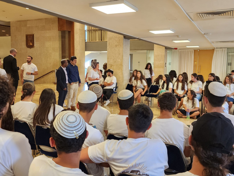 ח''כ משה סולומון ובני הנוער