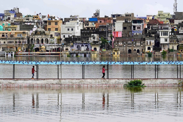 שיטפונות בהודו (צילום: AFP via Getty Images)