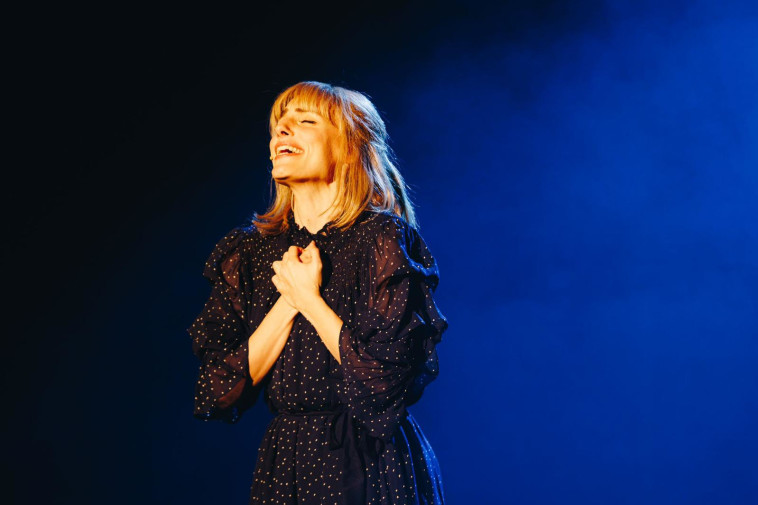 לירון ויגדור בתפקיד אלה ב''מרי לו''