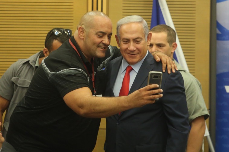 בנימין נתניהו ואיציק זרקא