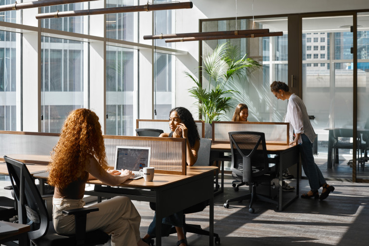 עמדות אופן ספייס מעוצבות באווירה של חופשה מפנקת. רומס סקיי