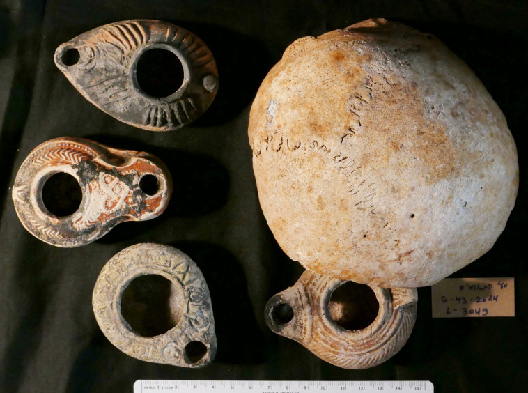 כלי החרס שנמצאו במערה (צילום: רשות העתיקות)