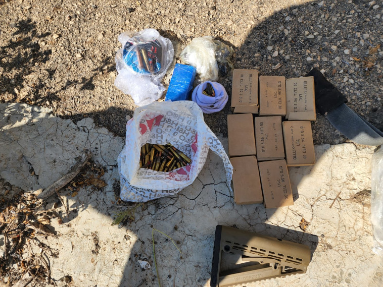 אמצעי לחימה ותחמושת שנתפסו בזרזיר