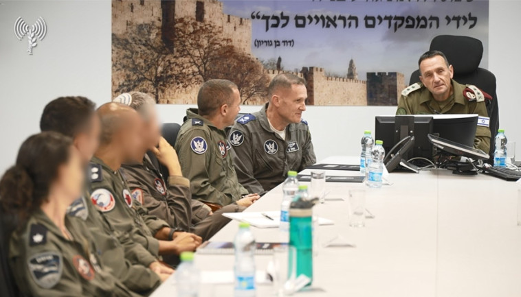 הרמטכ''ל הרצי לוי בתל נוף