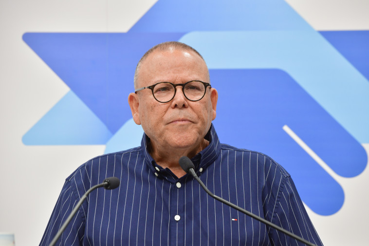 ארנון בר-דוד