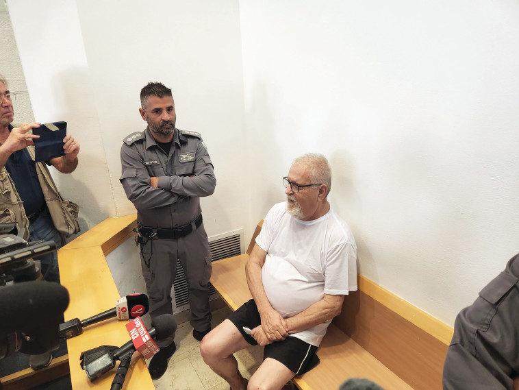 גיורא פרי בבית המשפט