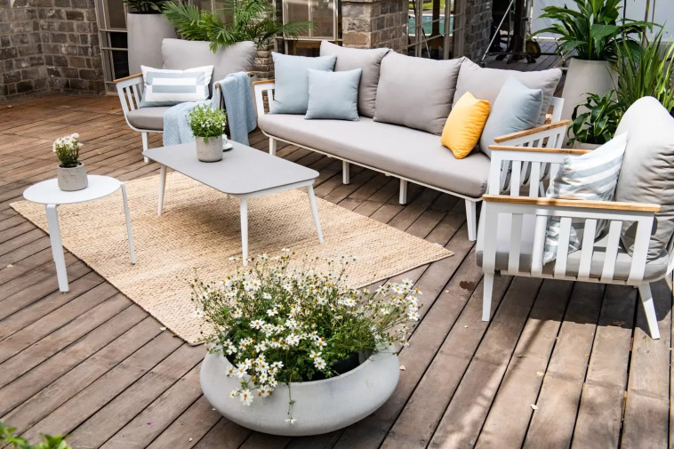 ''כשקולקציות ריהוט הפנים גולשות החוצה ומציעות בהתאמה מגוון עשיר, אקסקלוסיבי ורחב של מוצרים'