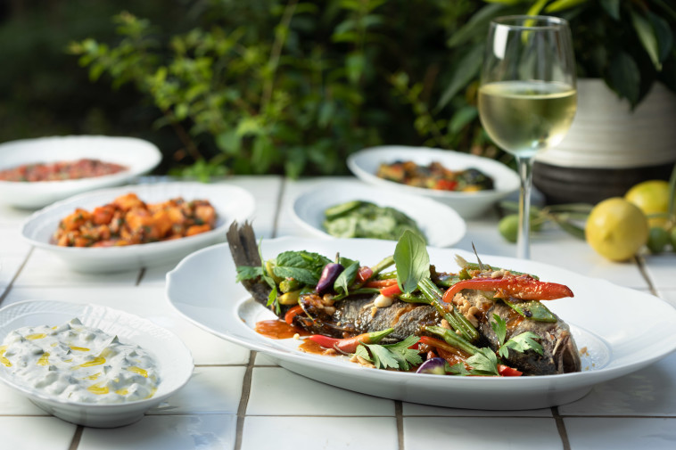 חג אוהים יווני במסעדת הפי פיש