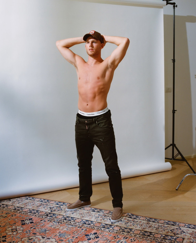 דניאל פרץ בצילומי אופנה לפקטורי 54