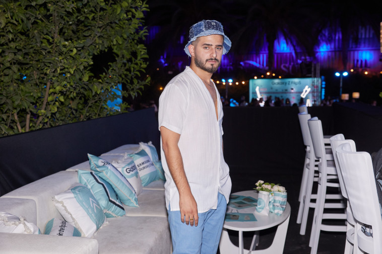 עדן חסון בארוע של חברת סמסונג